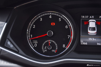 2016款帕萨特1.8T自动尊荣版330TSI