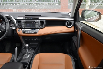 2018款RAV4荣放 2.5L自动四驱精英i版