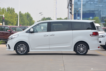 2018款上汽大通G10 PLUS 2.0T自动豪华行政版