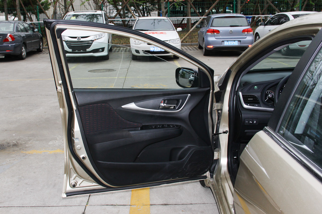 2016款凌派1.8L自动领先版