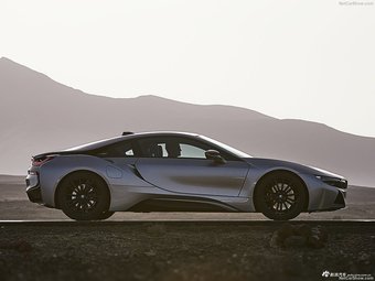 更轻更快更持久 全新宝马i8亮相