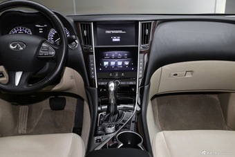 2016款英菲尼迪Q50L 2.0T自动豪华版 