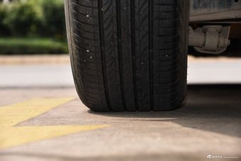 2013款格锐2.2T自动 7座四驱舒适型