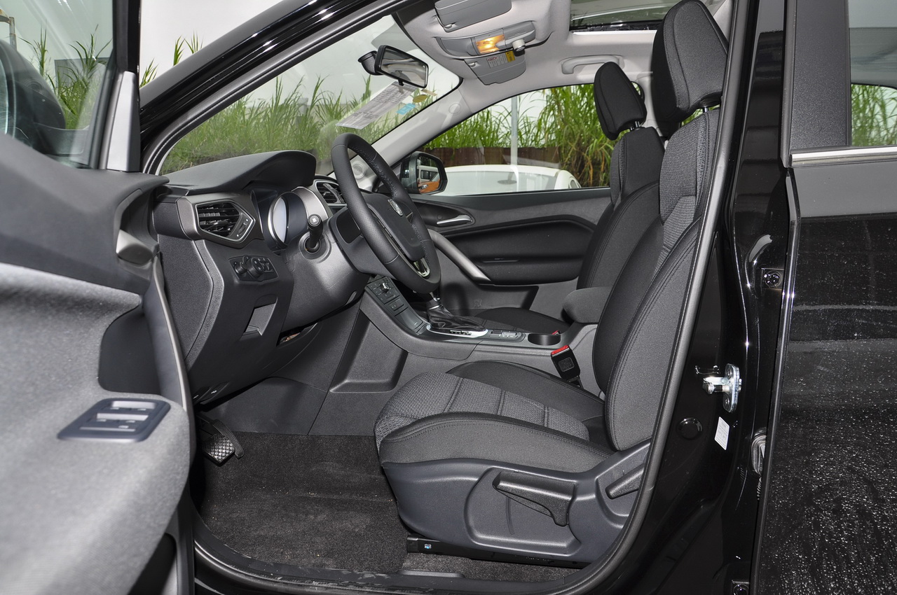 2016款锐腾 1.5T自动精英版