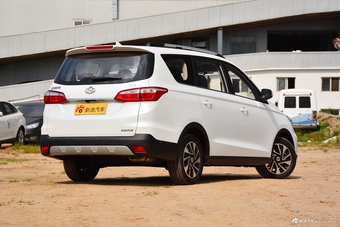 2017款长安欧尚A800 1.5T手动豪享型