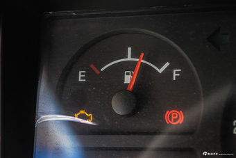 2016款BJ 212 2.0L手动方门四驱豪华型 国IV