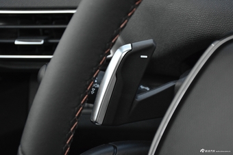 2017款标致5008 1.8T自动380THP精英版7座