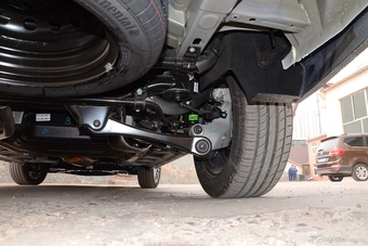 2017款宝骏730 1.8L AMT智能手动尊享型7座