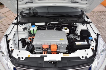 2017款北汽新能源EU系列 EU400乐享版图片