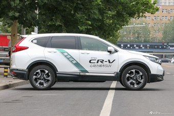2017款CR-V 1.5T 240TURBO自动四驱豪华版