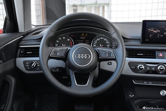 2018款奥迪A4L 1.4T自动30周年年型30 TFSI进取型