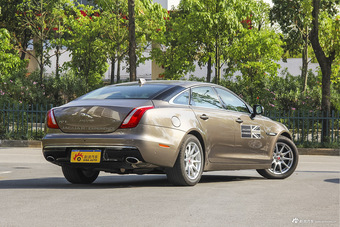 2015款捷豹XJL 3.0L自动SC两驱尊享商务版