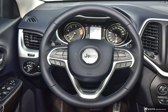 2016款自由光2.4L自动领先版 星光银