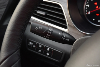 2017款宝骏730 1.5T自动旗舰型7座