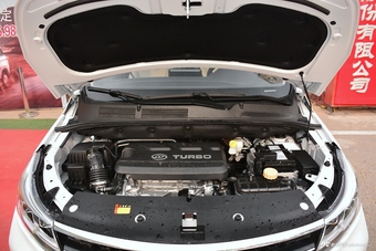 2017款宝骏730 1.5T自动旗舰型7座国V图片