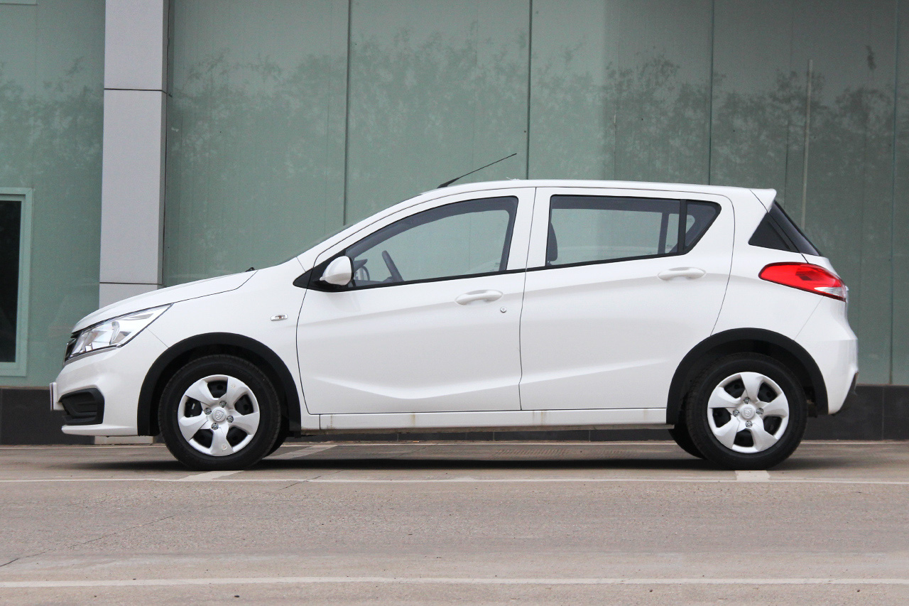 2016款宝骏310 1.2L手动舒适型