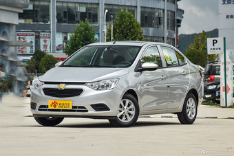 2015款赛欧3 1.5L手动理想版（天窗）