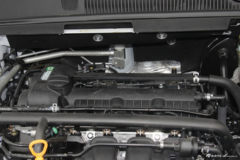 2016款艾瑞泽5 1.5L手动领潮版 俊逸白