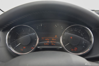 2016款标致3008 1.6THP自动至尚版 