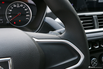 2018款宝骏530 1.8L自动精英型