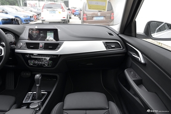 2018款宝马1系125i自动运动型