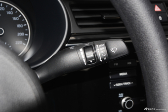 2017款起亚K2 1.4L手动15周年特别版GLS三厢