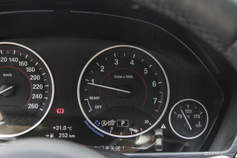 2016款宝马3系 2.0T自动328i M运动型