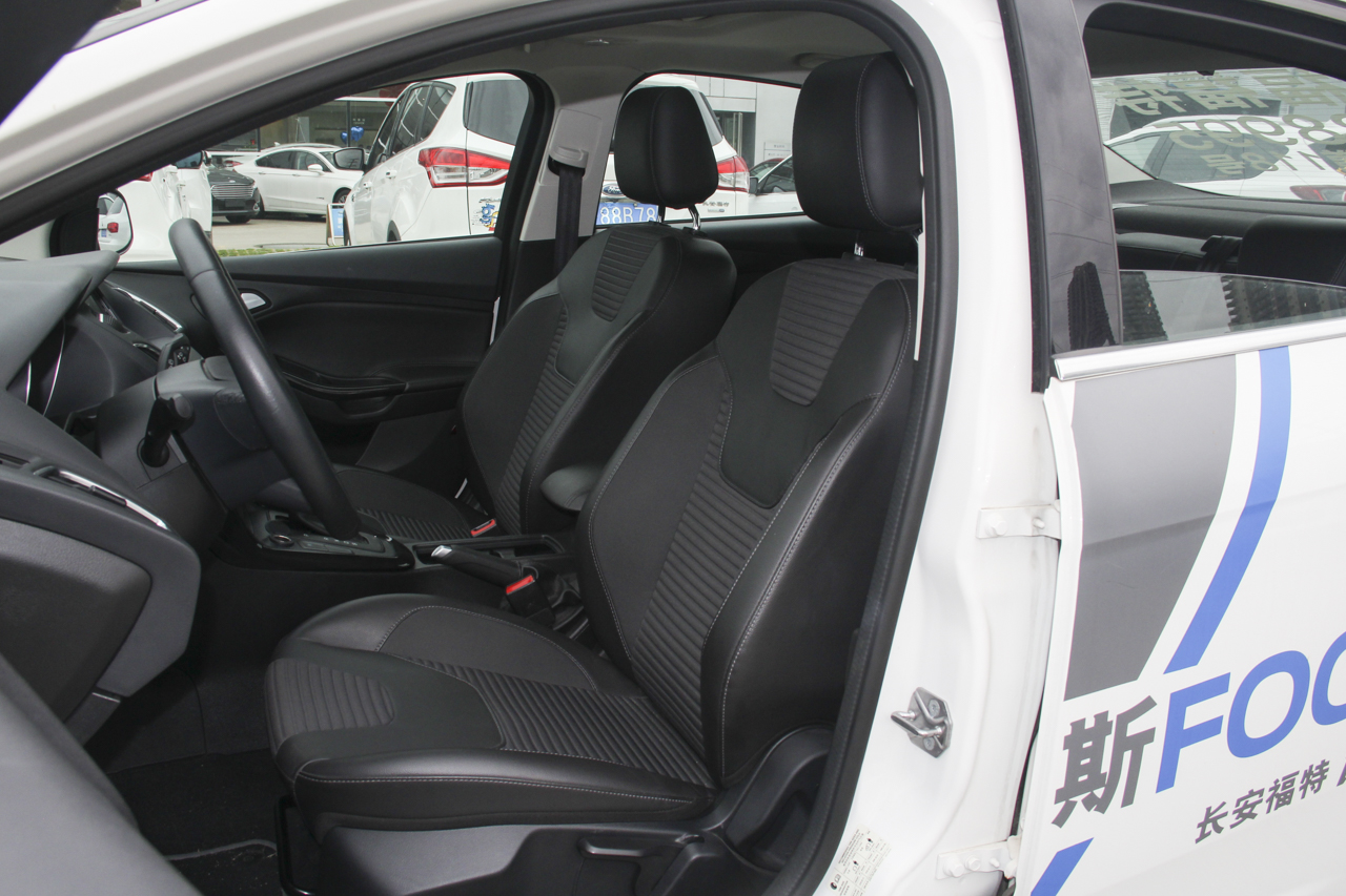 2018款福克斯三厢1.5T自动精英型EcoBoost 180