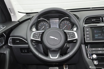 2018款捷豹F-PACE 2.0T自动四驱都市尊享版
