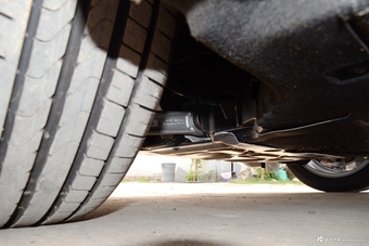 2017款宝马5系2.0T自动528Li 领先型