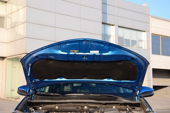 2016款RAV4荣放 2.5L自动四驱尊贵版