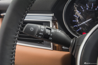 2017款众泰SR9 2.0T自动极致之心版