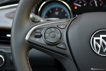 2017款昂科威2.0T自动四驱豪华型28T 雪域白