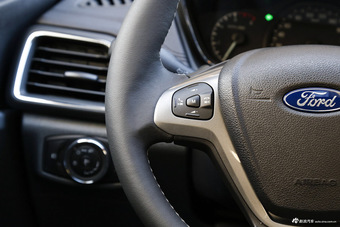 2015款福睿斯1.5L自动时尚型