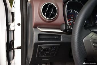 2016款启辰T70X 2.0L自动睿享运动版