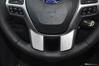 2016款撼路者2.2T手动四驱豪华版柴油