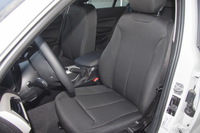 2016款宝马1系118i 1.5T自动领先型