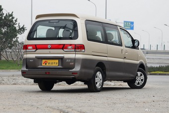 2017款菱智 M3L 2.0L 7座舒适型