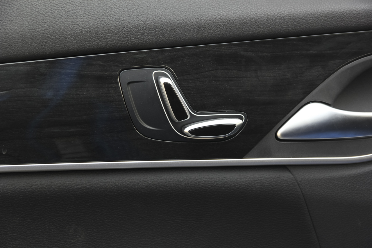 2017款比亚迪宋MAX 1.5T自动互联尊贵型 