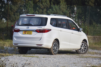 2016款长安欧尚1.5L手动豪华型