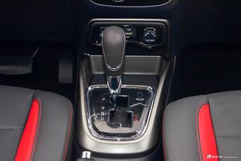 2017款长安CS15 1.5L自动豪华天窗版