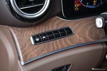 2018款奔驰E级改款3.0T自动 320 L 4MATIC