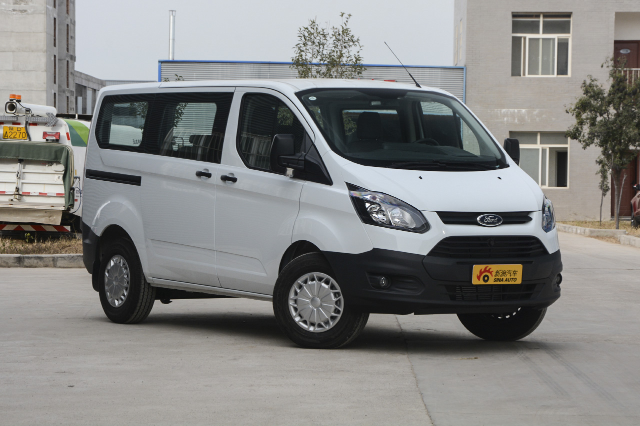 2017款新全顺 2.0T自动汽油多功能商用车短轴低顶