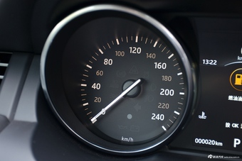 2016款揽胜极光2.0T自动倾橙限量版