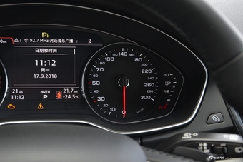 2018款奥迪Q5L 2.0T自动40 TFSI荣享进取型