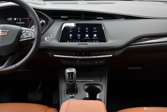 2018款XT4 2.0T四驱铂金版28T