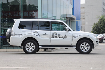 2016款帕杰罗（进口）3.0L自动豪华版 国4