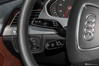 2016款奥迪A8L 3.0T自动45TFSI quattro舒适型