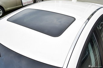 2016款荣威e550 1.5L自动旗舰版