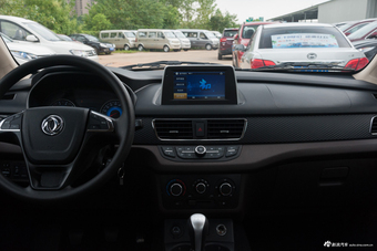 2018款风光330S 1.5L手动舒适型DK15